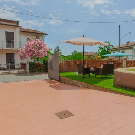 Maisontuscany - Jacuzzi Apartment Carrara