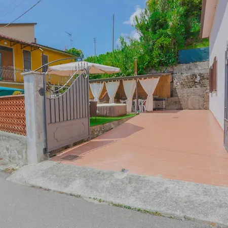 Maisontuscany - Jacuzzi Apartment